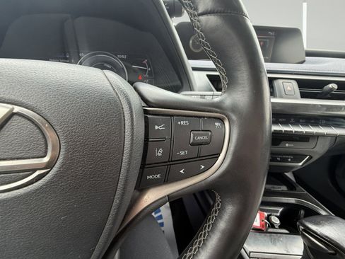 Used 2022 Lexus UX 250h w/ Premium Package image 20