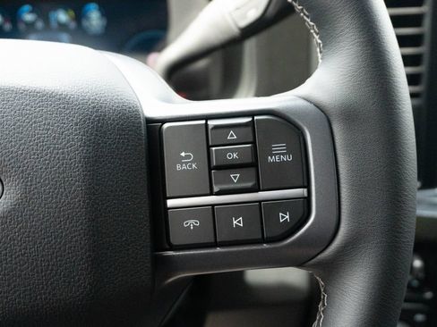 Used 2026 Ford F350 Lariat AWD/4WD image 36