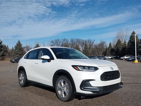 Used 2023 Honda HR-V LX image 4