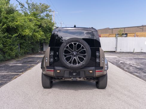 Used 2025 Land Rover Defender 110 AWD/4WD image 23