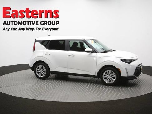 Used 2023 Kia Soul LX FWD image 45