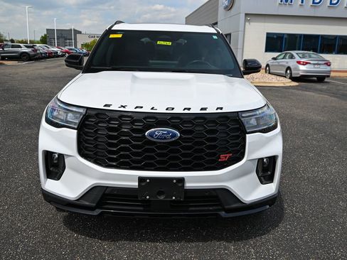Certified 2025 Ford Explorer ST AWD/4WD image 10