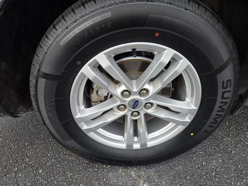 Used 2020 Ford Explorer XLT RWD image 38