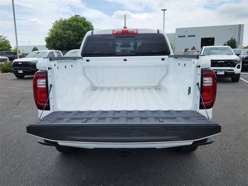 New 2025 GMC Canyon Elevation w/ Convenience Package image 10