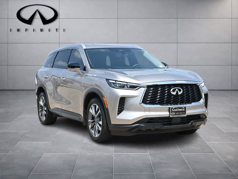 Certified 2025 INFINITI QX60 Luxe AWD/4WD image 3