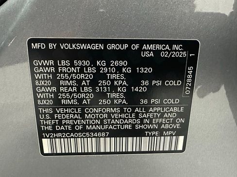 Used 2025 Volkswagen Atlas SE image 11