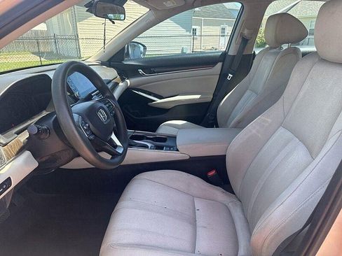 Used 2020 Honda Accord EX image 37