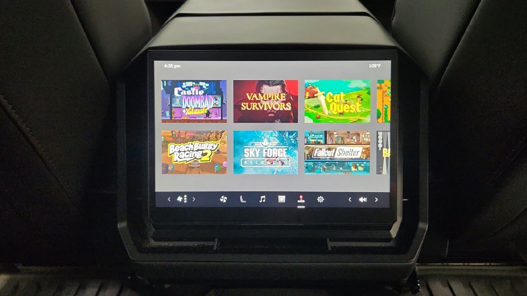Used 2024 Tesla Cybertruck AWD Crew Cab image 30