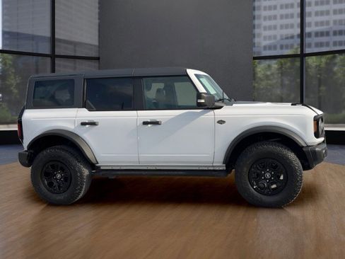 Used 2023 Ford Bronco Wildtrak image 6