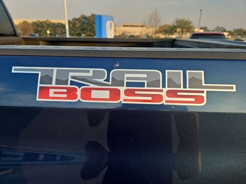 Used 2019 Chevrolet Silverado 1500 Custom Trail Boss w/ Custom Convenience Package image 33