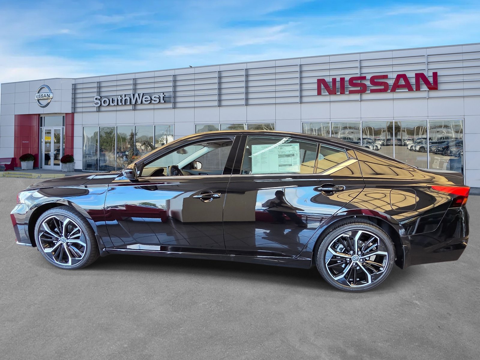 New 2026 Nissan Altima 2.5 SR FWD image 8