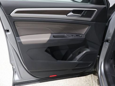 Used 2021 Volkswagen Atlas SE image 11