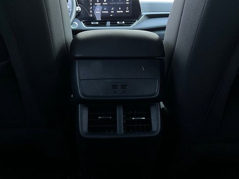 Used 2025 Chevrolet Equinox LT image 12