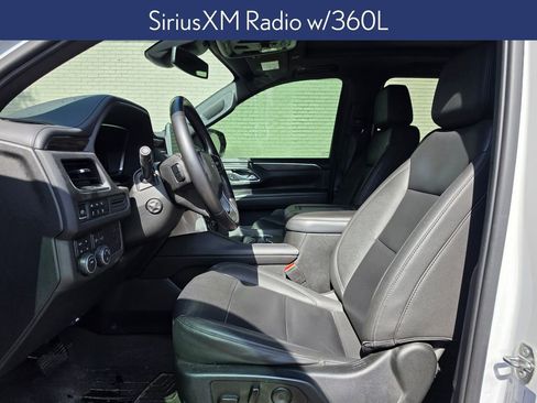 Used 2023 Chevrolet Suburban Z71 w/ Luxury Package AWD/4WD image 7