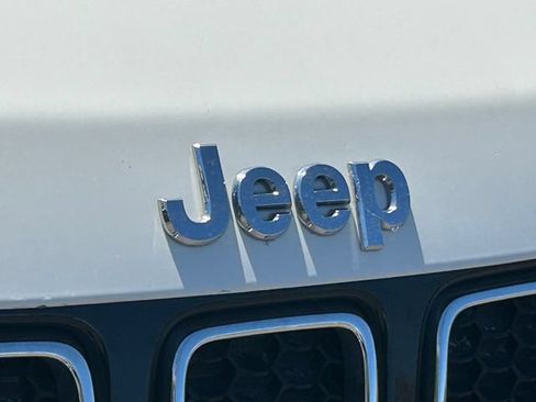 Used 2018 Jeep Compass Sport w/ Cold Weather Group AWD/4WD image 11