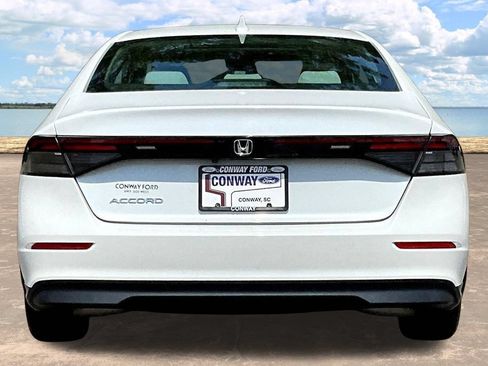 Used 2023 Honda Accord EX image 7