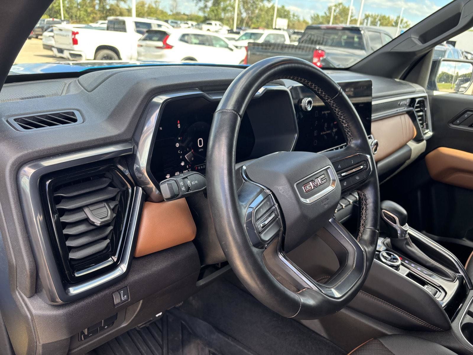 Used 2023 GMC Canyon AT4 w/ AT4 Premium Package AWD/4WD image 13
