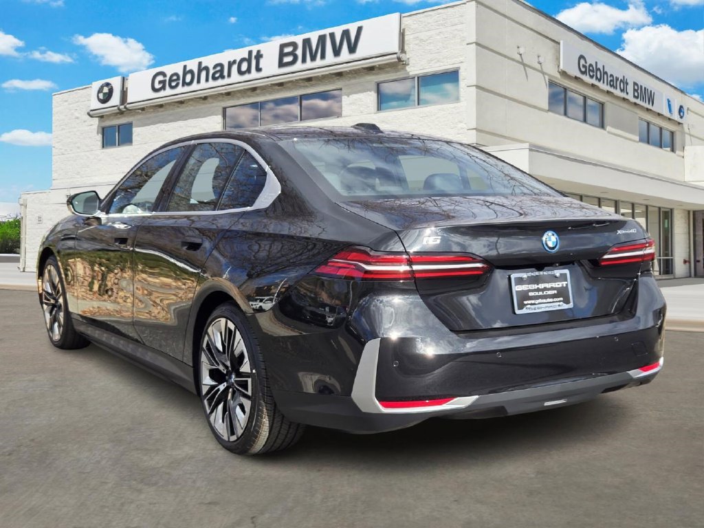 Certified 2026 BMW i5 eDrive40 AWD/4WD image 7