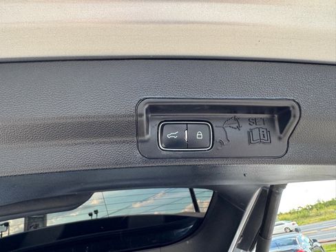 Used 2020 Ford Explorer XLT w/ Equipment Group 202A image 38