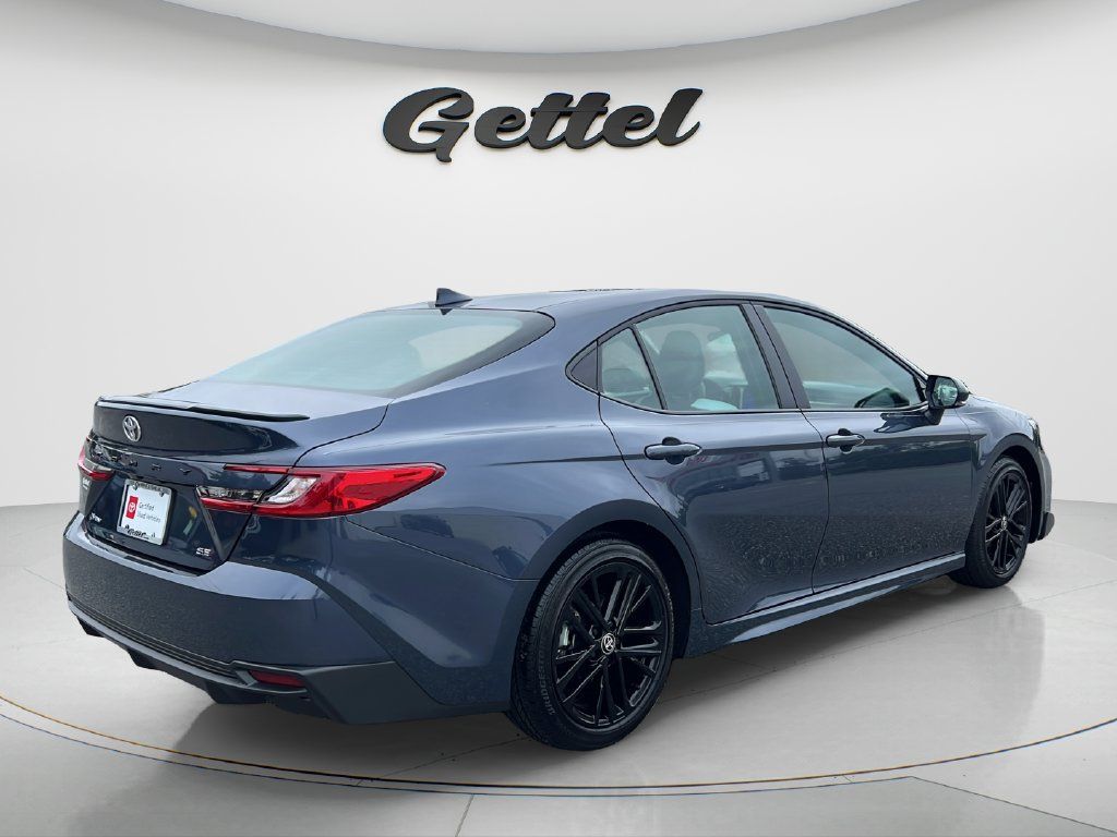 Used 2026 Toyota Camry SE FWD image 5