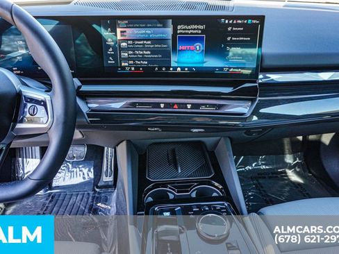 Used 2025 BMW i5 eDrive40i w/ M Sport Package image 38