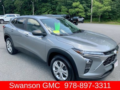 Certified 2024 Chevrolet Trax LS w/ Driver Confidence Package FWD image 40