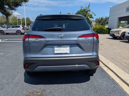 Used 2022 Toyota Corolla Cross LE w/ Moonroof Package FWD image 5