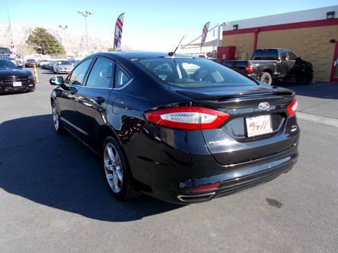 Used 2016 Ford Fusion SE w/ Equipment Group 201A image 5