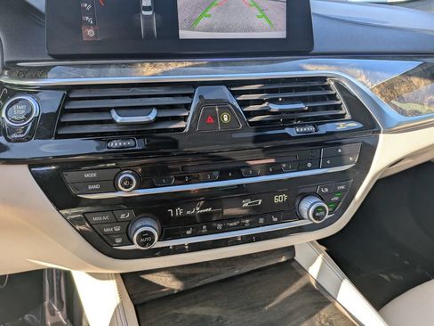 Used 2018 BMW 540i RWD image 23