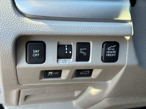 Used 2017 Subaru Forester 2.5i Premium image 17