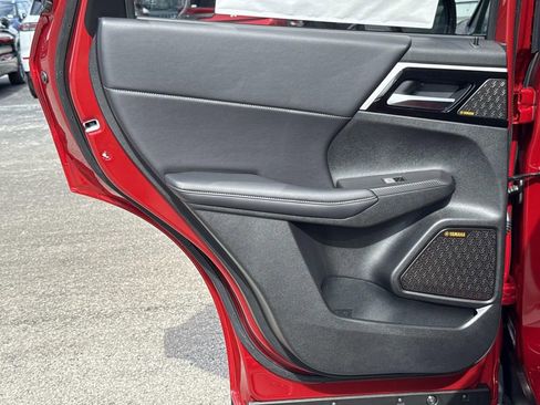 New 2026 Mitsubishi Outlander SE FWD image 11