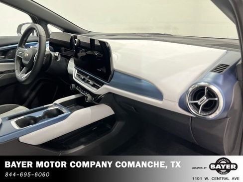 New 2024 Chevrolet Equinox EV LT image 23