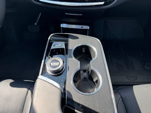 Certified 2025 Cadillac Lyriq Luxury AWD/4WD image 20