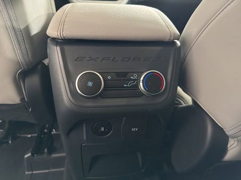 Used 2025 Ford Explorer Active w/ Active Comfort Package image 19