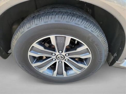 Used 2018 Nissan Armada SL w/ Premium Package RWD image 11