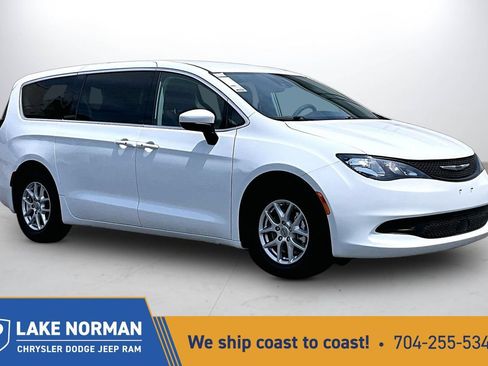 Certified 2023 Chrysler Voyager LX FWD image 1