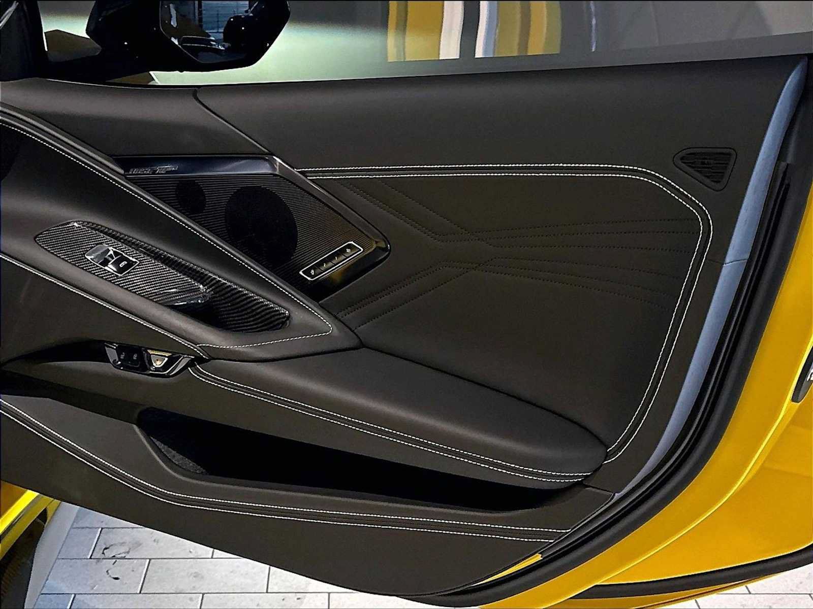 Used 2025 Chevrolet Corvette Z06 w/ Stealth Interior Trim Package RWD image 25