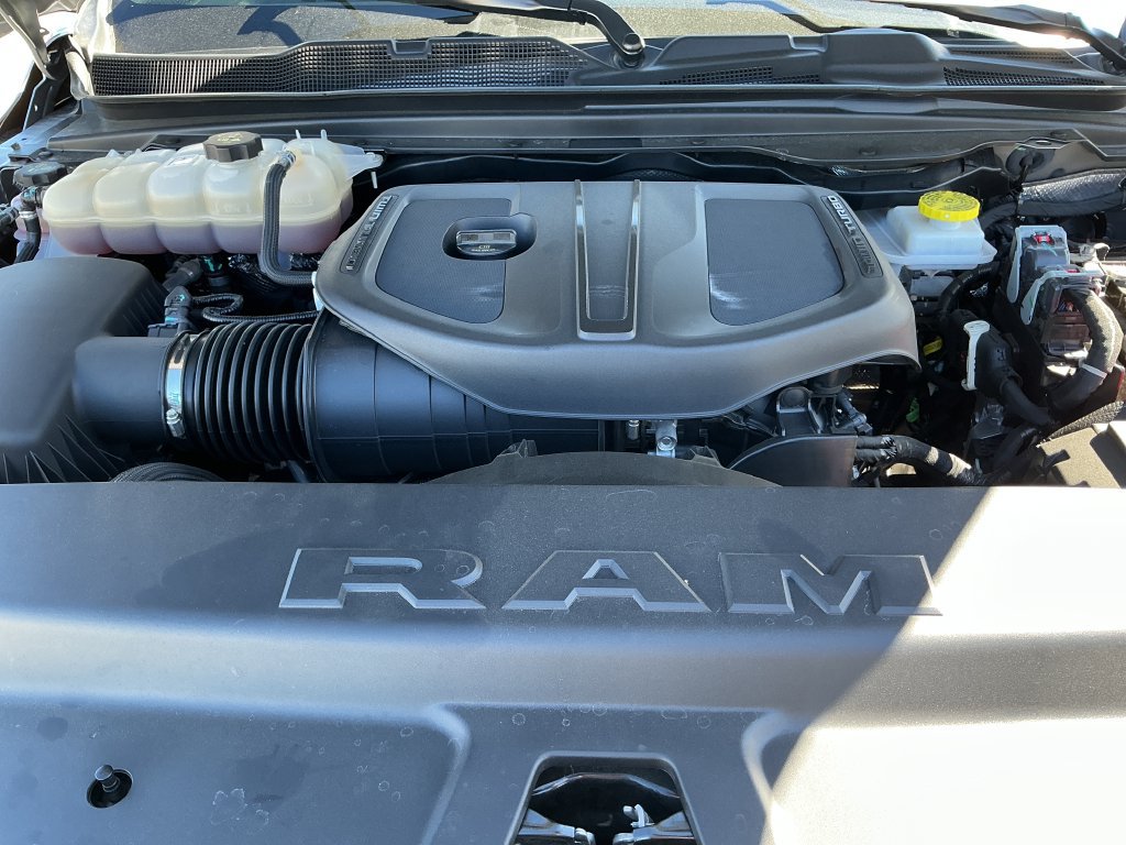 Used 2025 RAM 1500 Laramie AWD/4WD image 21