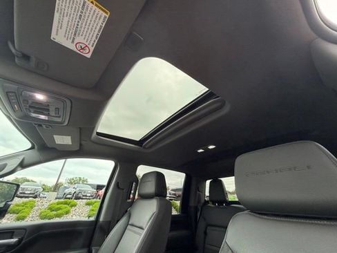 Used 2021 GMC Sierra 3500 Denali w/ Denali Ultimate Package AWD/4WD image 27