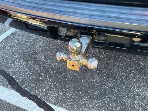 Used 2019 Chevrolet Suburban LT image 7