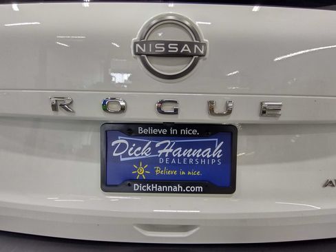 Used 2023 Nissan Rogue S AWD/4WD image 15