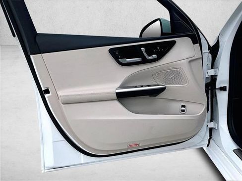 Used 2025 Mercedes-Benz C 300 Sedan image 18