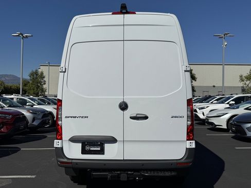 New 2025 Mercedes-Benz Sprinter 2500 image 9