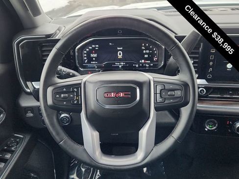 Used 2024 GMC Sierra 1500 SLT image 34