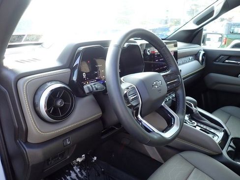 Used 2025 Chevrolet Colorado ZR2 w/ Technology Package image 16