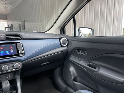 Used 2025 Nissan Versa SV image 34