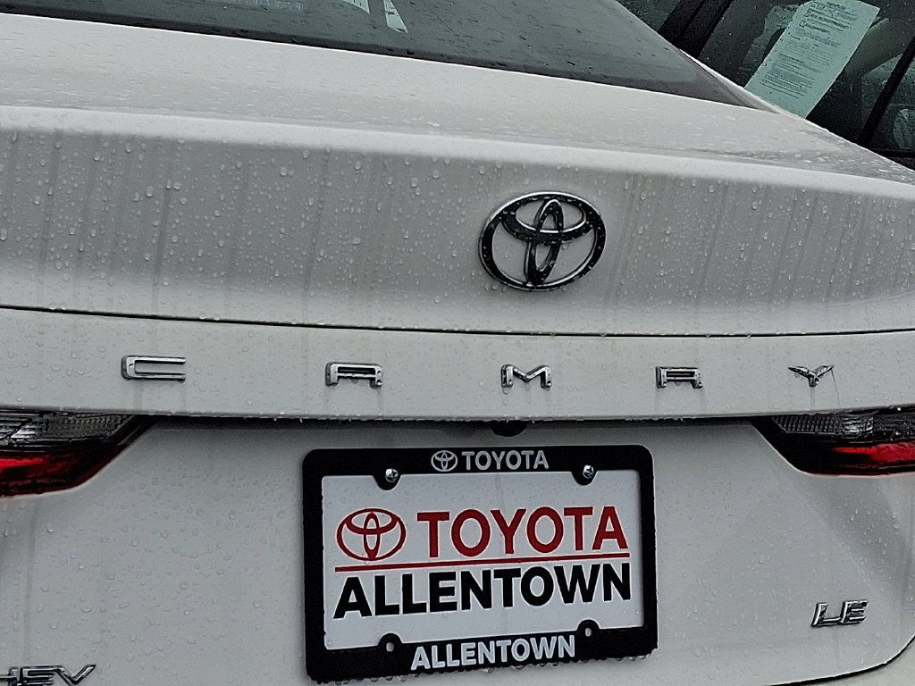 Used 2025 Toyota Camry LE FWD image 10