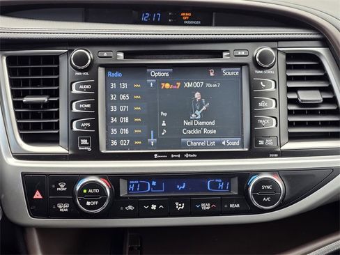Used 2018 Toyota Highlander Limited image 13