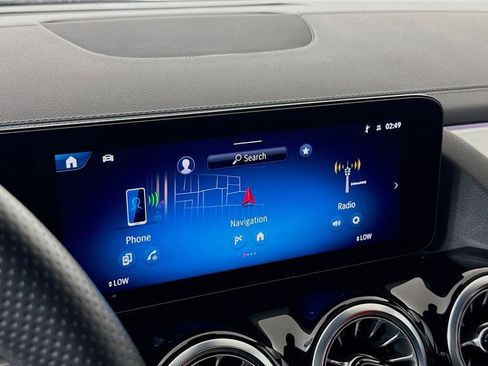 Used 2024 Mercedes-Benz GLA 35 AMG 4MATIC image 17