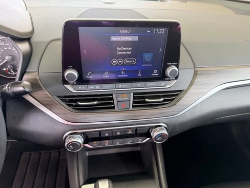 Used 2025 Nissan Altima 2.5 SV FWD image 23